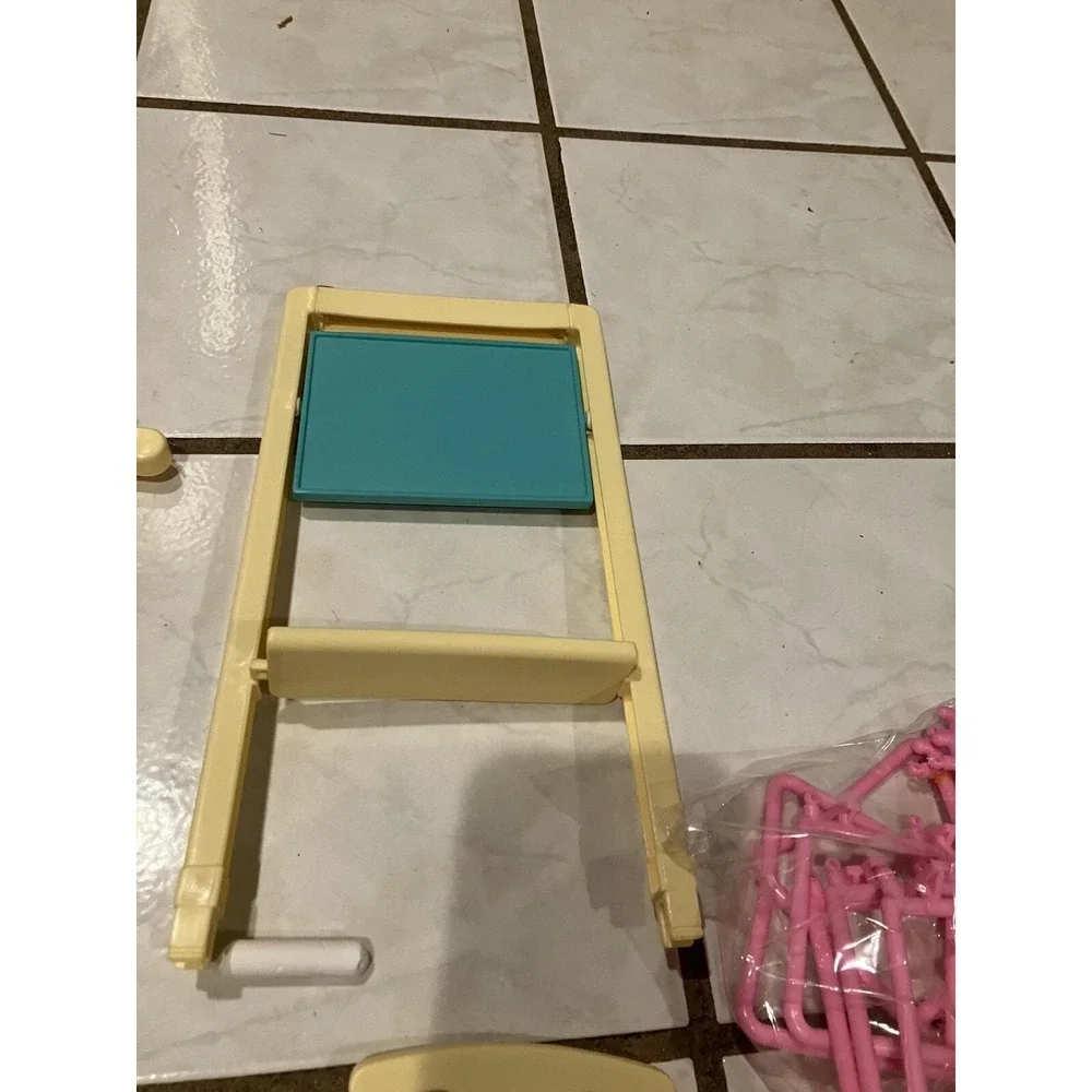 Vintage 1997 Barbie Classroom Playset Mattel 67114-92 School Chalkboard Desk Set